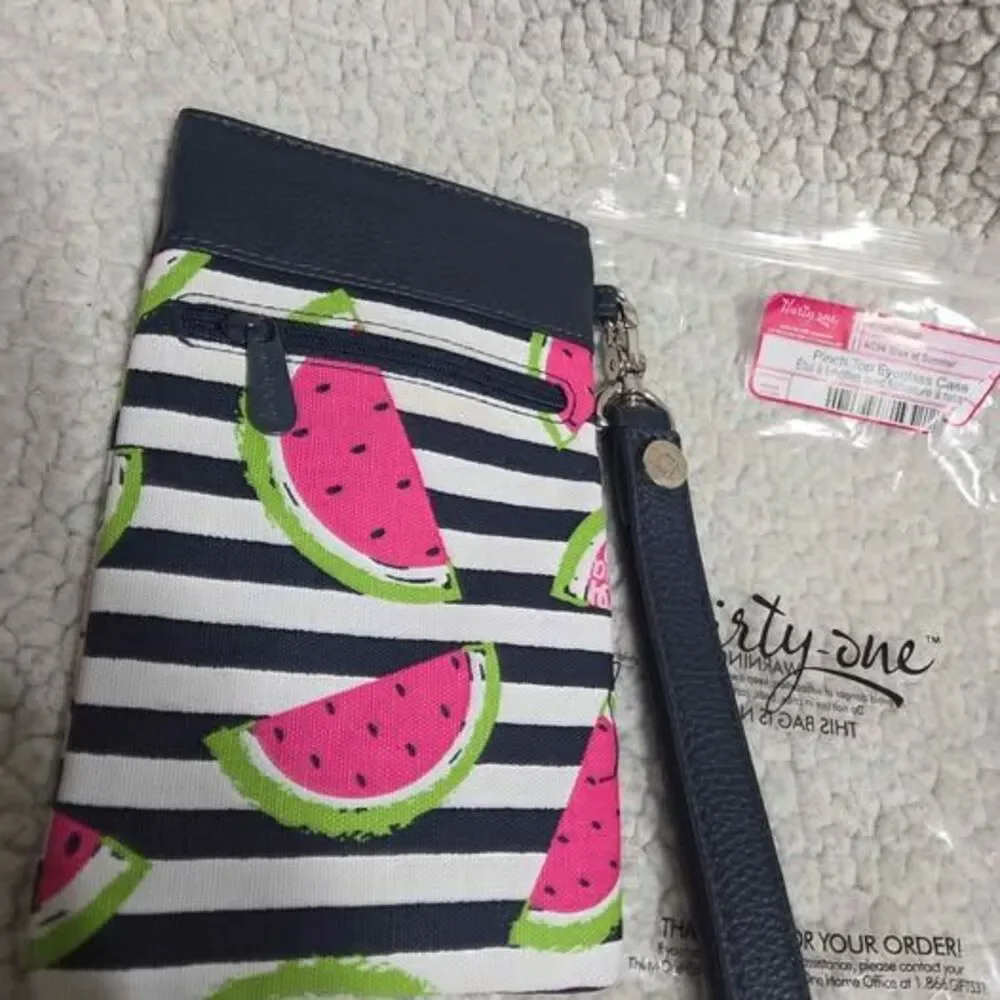 Thirty-one Pinch Top Eyeglass Case with navy pebble wristlet Slice of Summer new